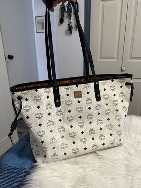 MCM White Visetos Logo Tote with Black Trim sz MM Neverfull style. Reversible